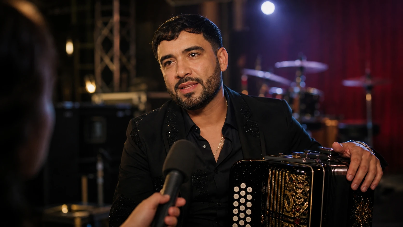 The artist behind the Dareyes de la Sierra name - darey castro