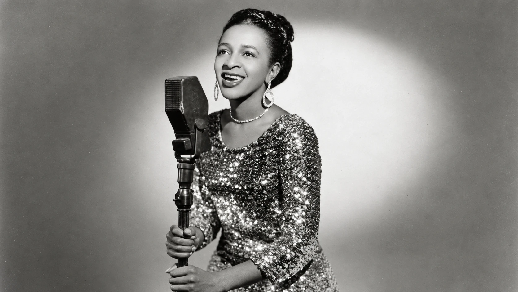 Clara Ward is a different person - aretha franklin and kathy warden
