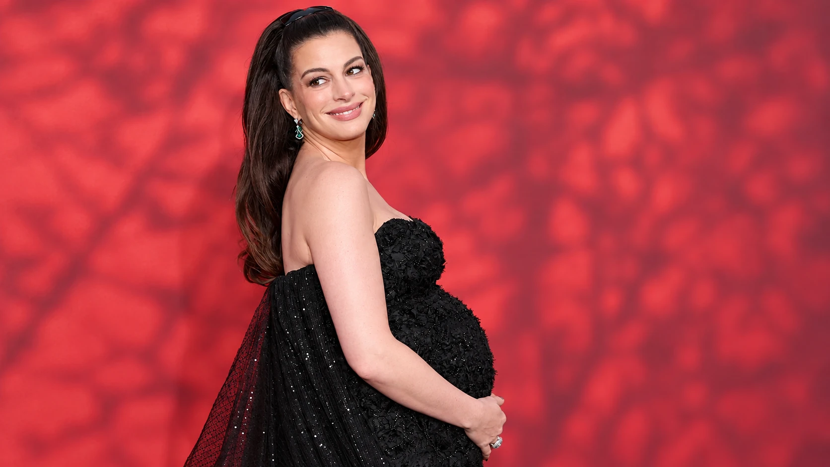 Anne Hathaway's career belongs to a very different era - anne hathaway and tom kennedy
