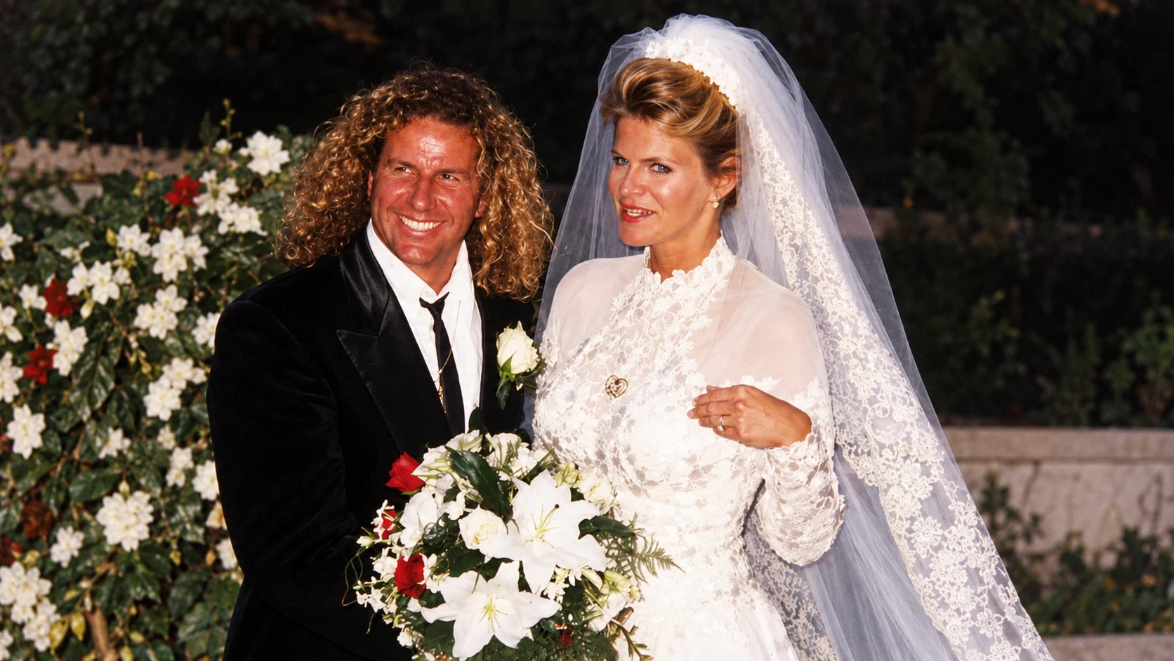 Her relationship with Sammy Hagar before fame - betsy berardi