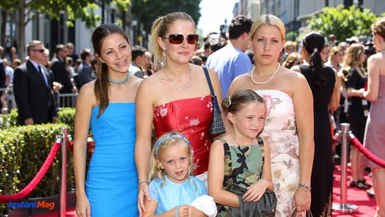 Melissa Joan Hart’s 7 Siblings: Meet Her Brother and Six Sisters melissa joan hart siblings